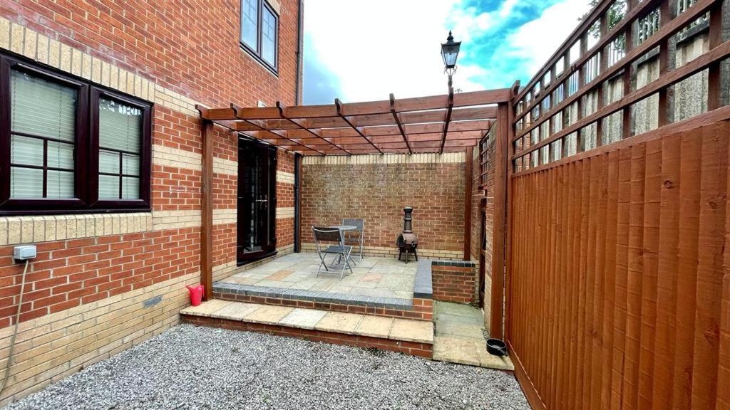 Riverview 1 Bed With Parking By Cozynest Apartment Reading