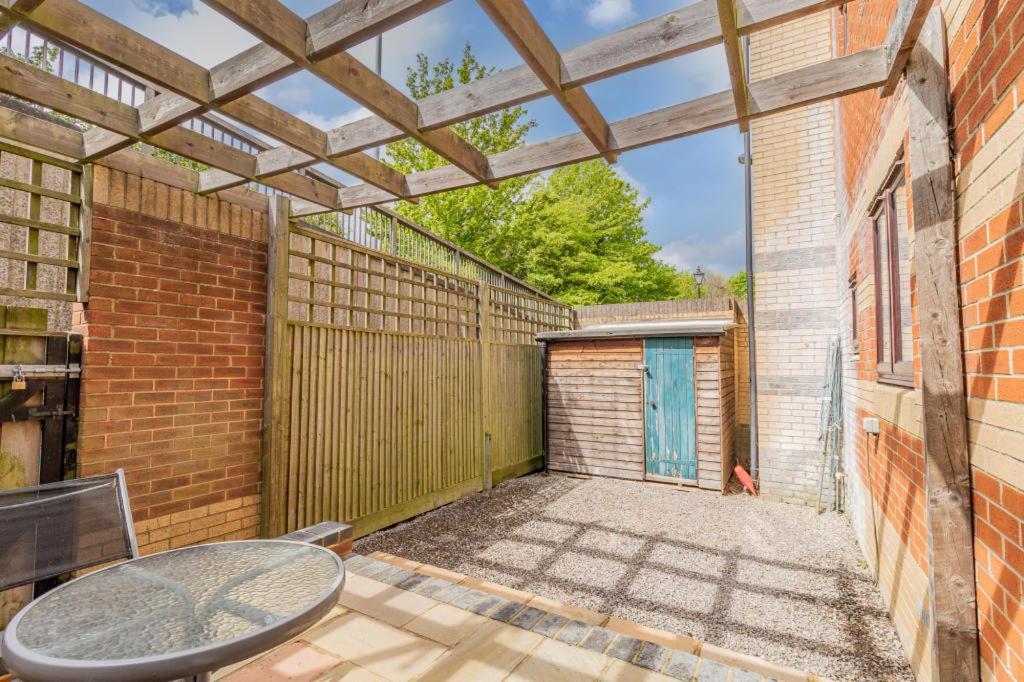 Riverview 1 Bed With Parking By Cozynest Apartment *